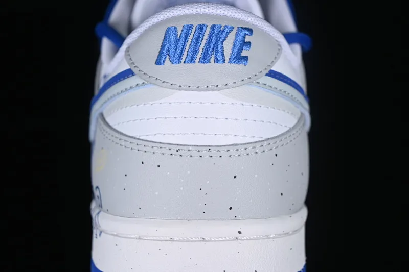 All Categories Nk SB Dunk Series Nk SB Dunk Low Low-top sneakers Nk Dunk Low "Royal" Gummy bear color graffiti Bear English letters SB strap low-top casual sneakers DV0831-104